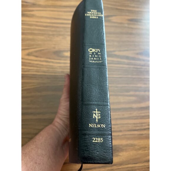 The Maxwell Leadership black bonded leather King James Version Bible - Picture 3 of 8